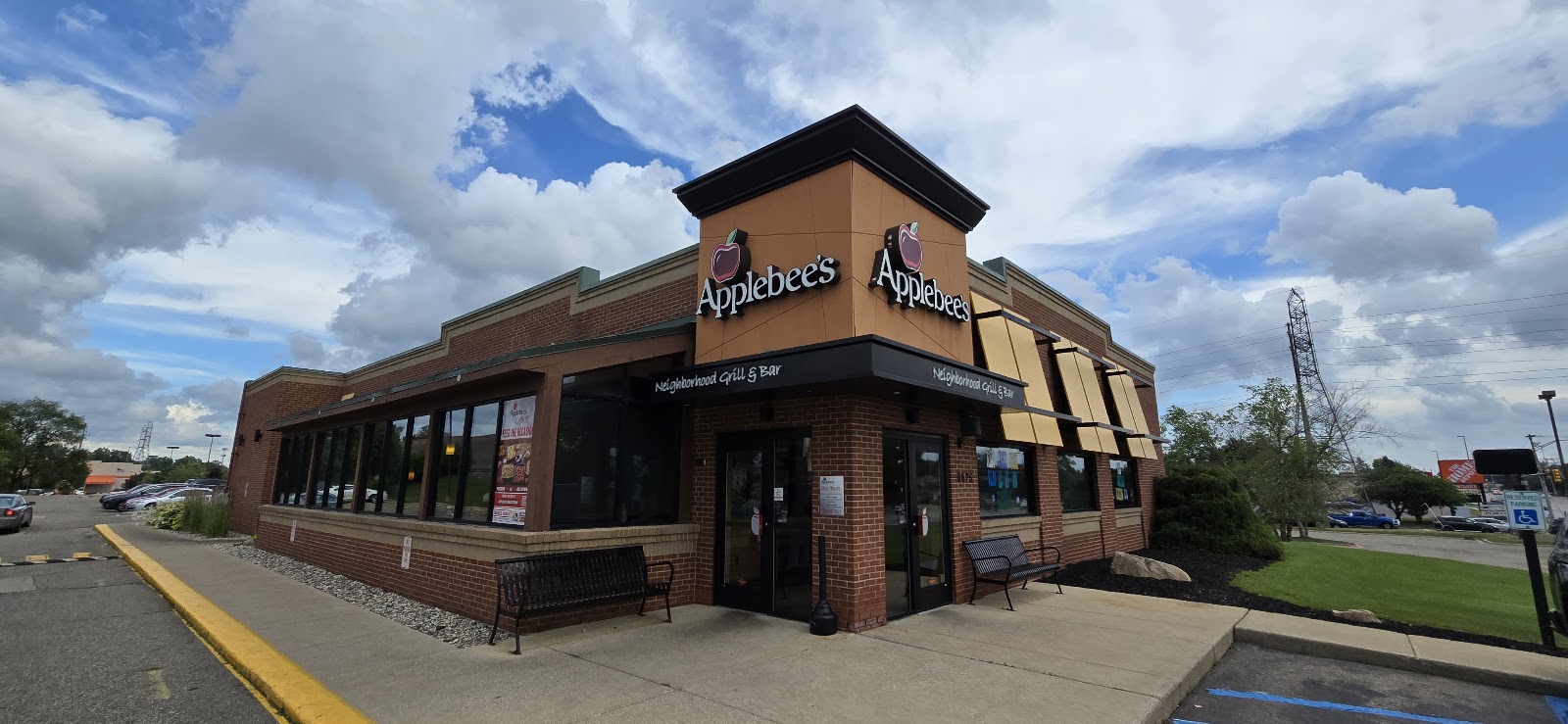Applebee's Grill + Bar