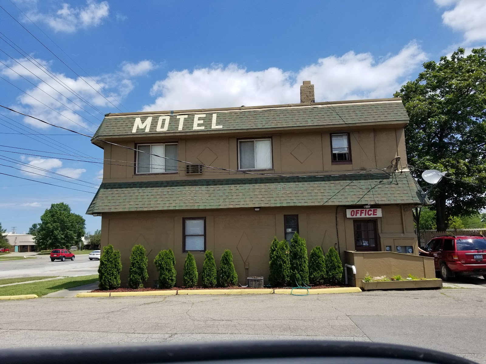 Green Roof Motel — photo