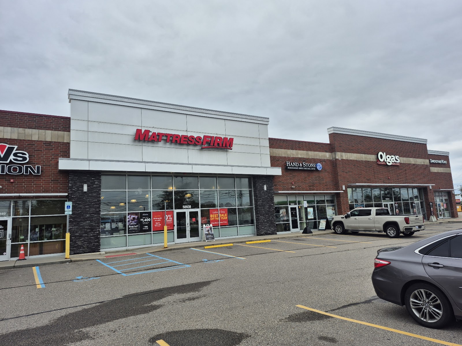 Mattress Firm Chesterfield Commons — photo