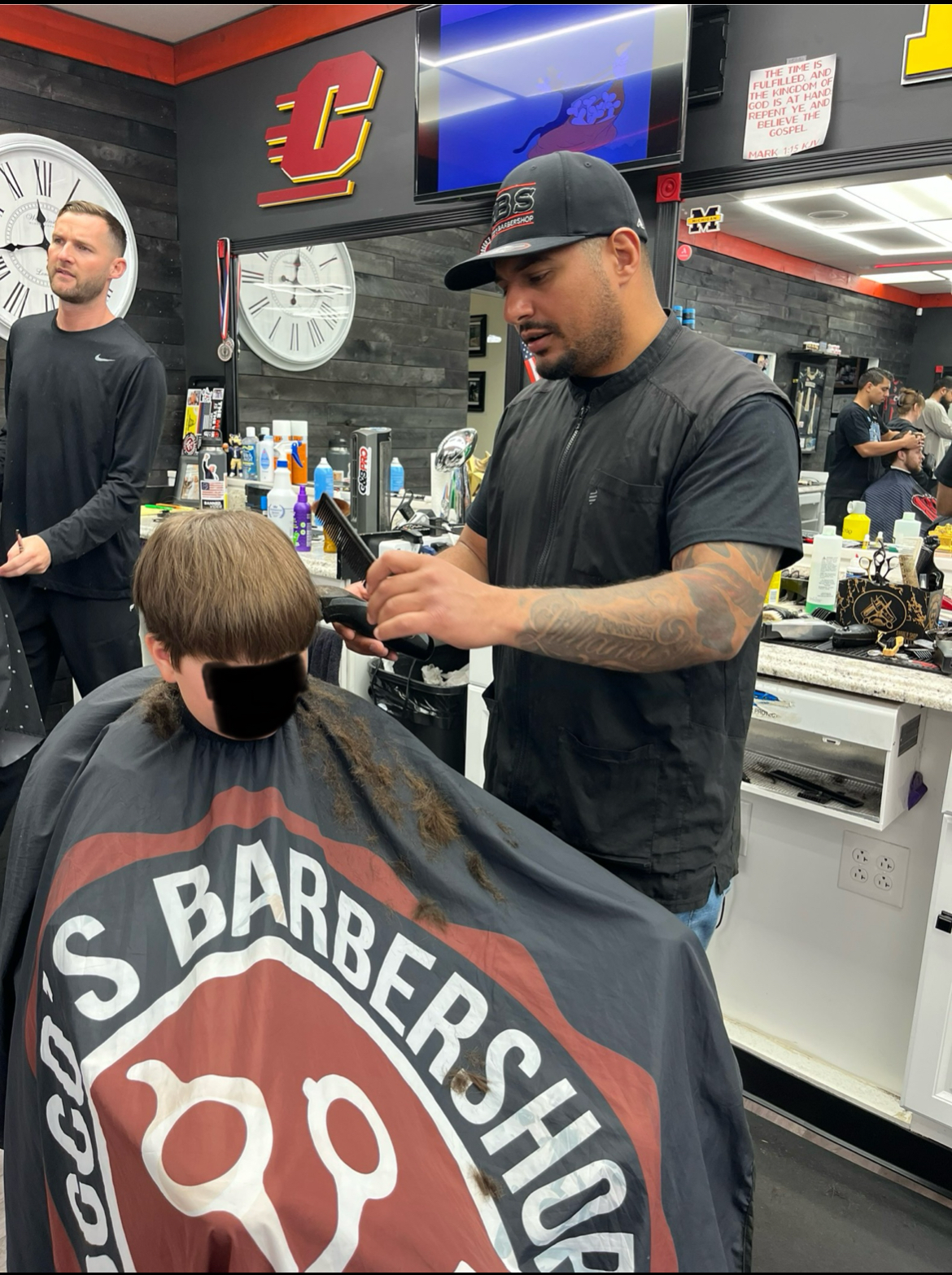 Rocco's Barbershop — photo